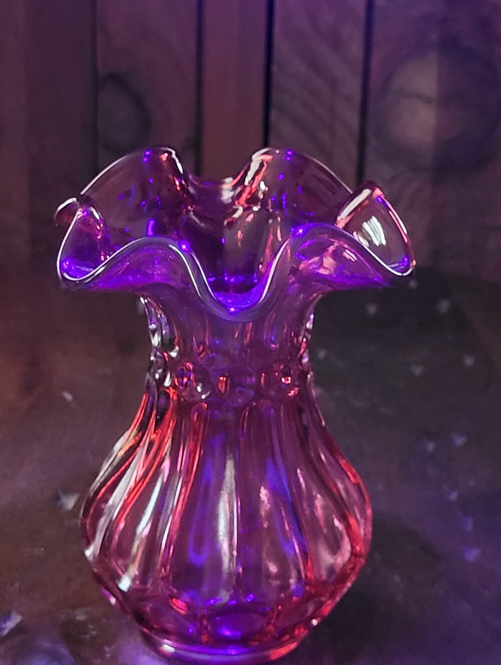 Fenton Ruffled Glass Vase - Picture 15 of 16